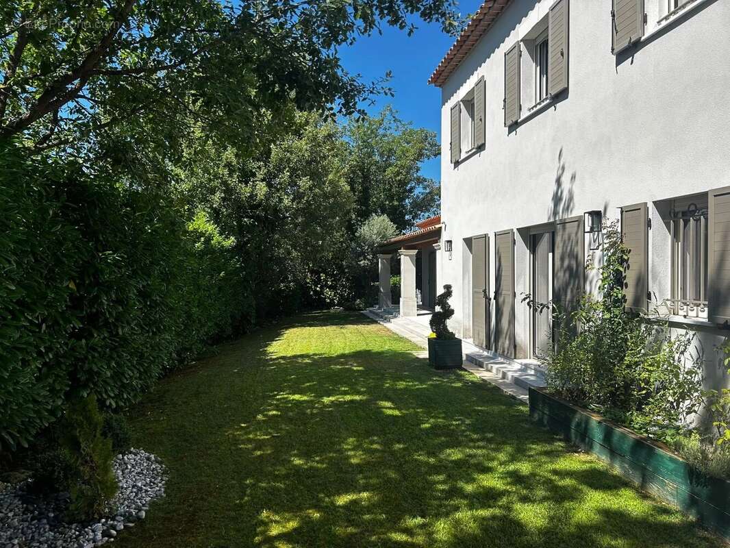 Maison à TOURRETTES