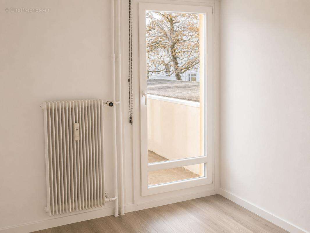 Appartement T3 de 75 m² avec balcon, garage et cave – Centre-ville de Vesoul - photo 5
