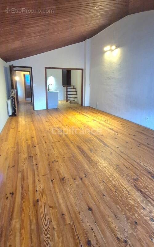 Maison à MONTREJEAU