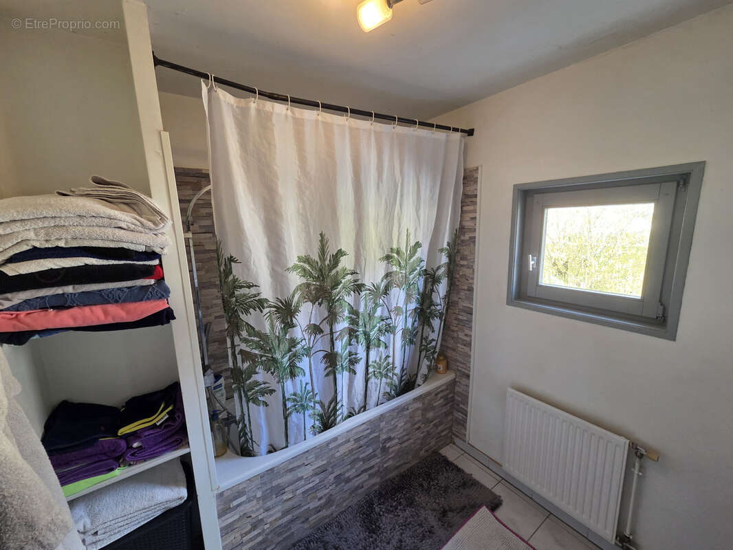 SAINT-ALBAN-LEYSSE   Superbe T2 de 54 m2 avec terrasse, garage, piscine et vue montagnes - photo 7
