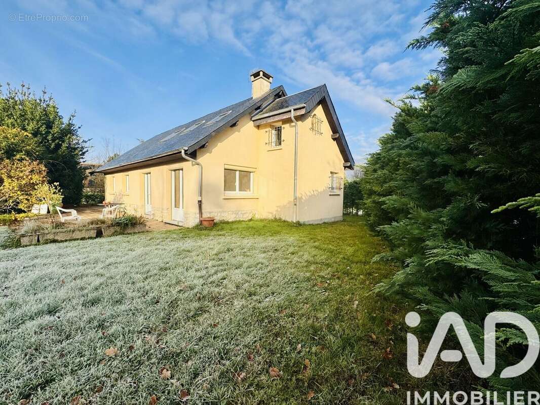 Photo 2 - Maison à BAZOCHES-SUR-GUYONNE