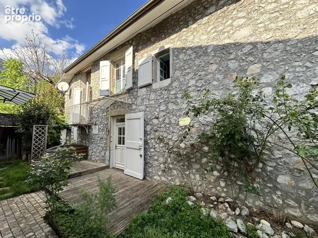 Maison à MONTBONNOT-SAINT-MARTIN