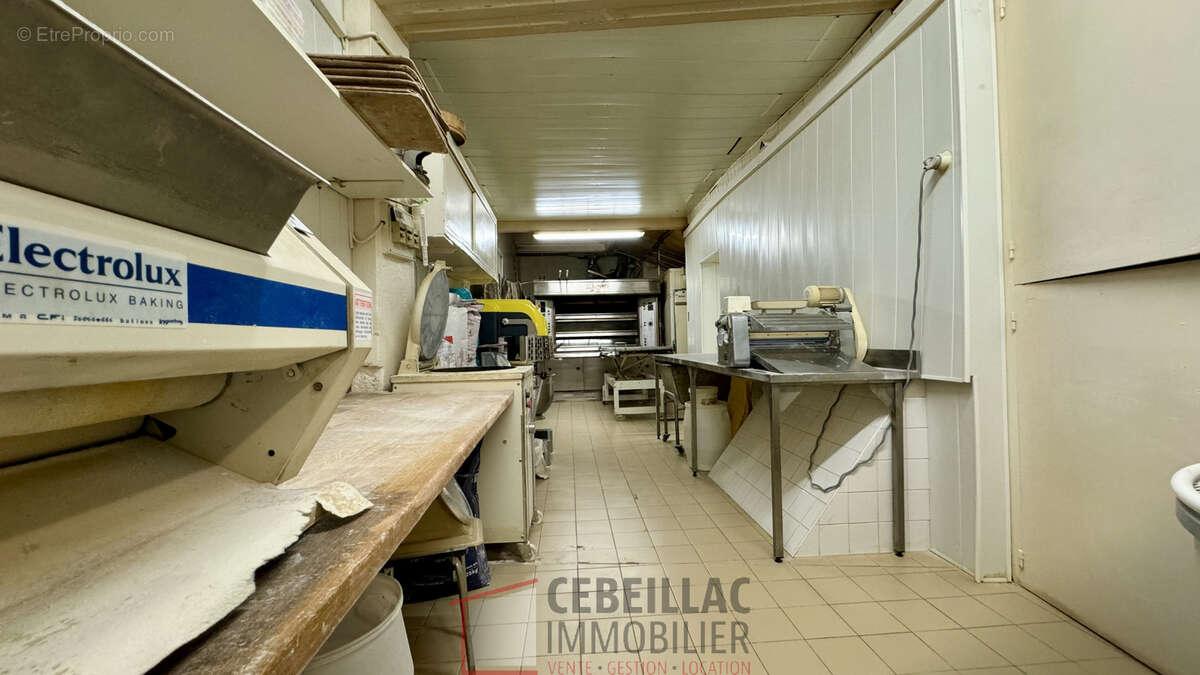 Commerce à SAINT-YORRE