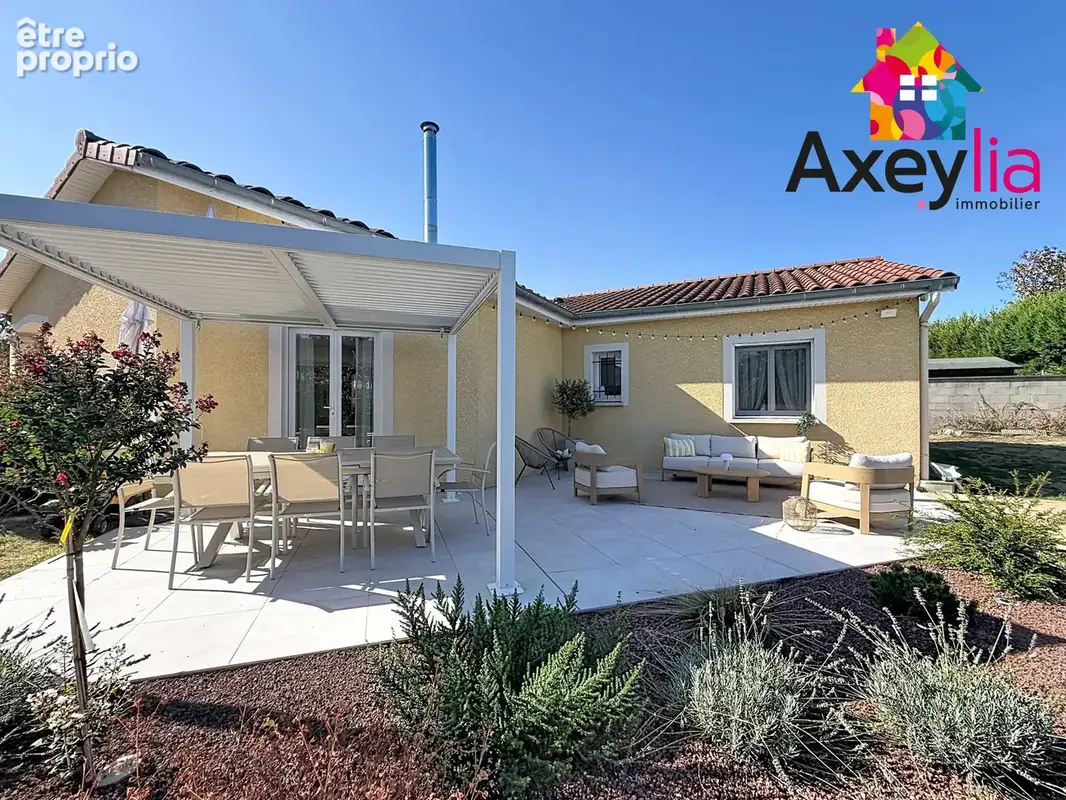 A vendre - mably - maison de plain-pied avec 3 chambres, terrain, pergola et piscine - photo 7