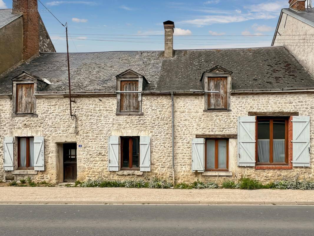Maison à SAINT-PERAVY-LA-COLOMBE