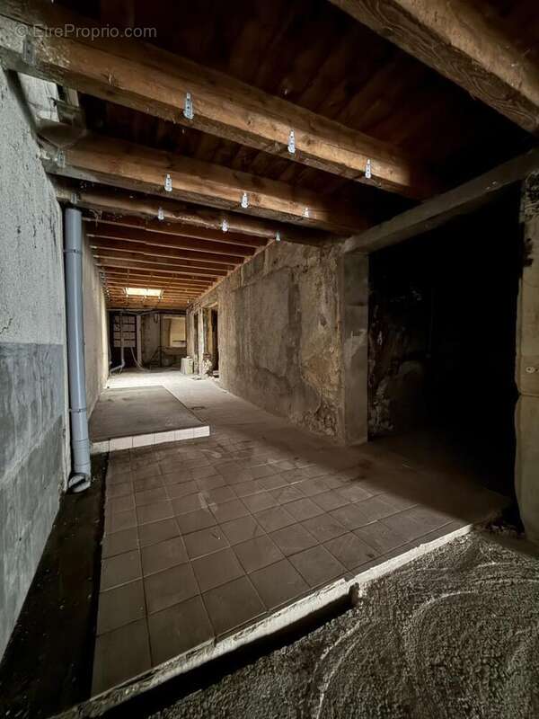 IMG_4780 - Commerce à REMIREMONT