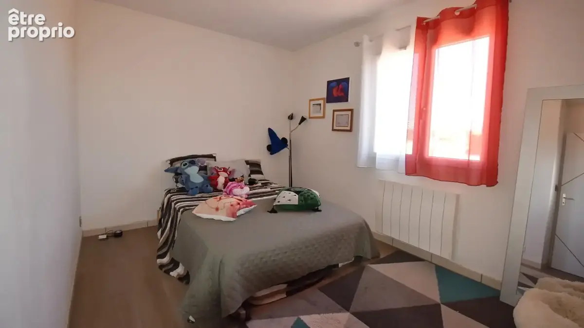 Pavillon plain-pied à vendre à Bellerive-Sur-Allier, secteur Vichy, 4 chambres et bureau. - photo 11