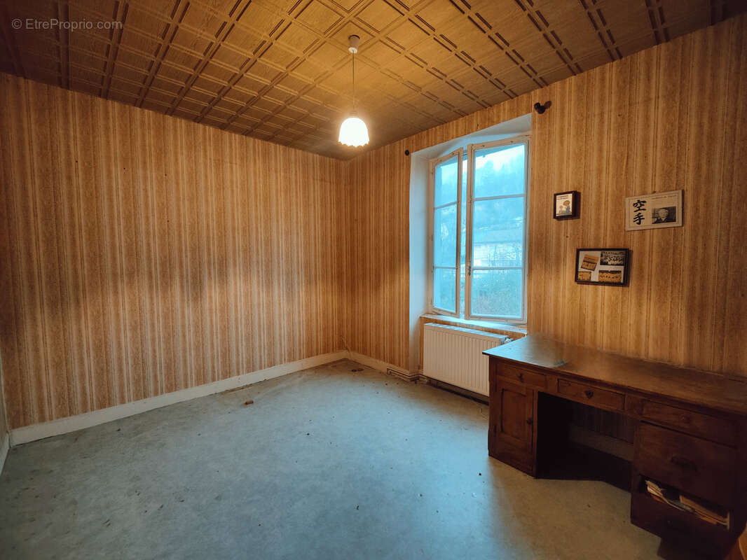 Maison à SAINT-CLAIR-DE-LA-TOUR