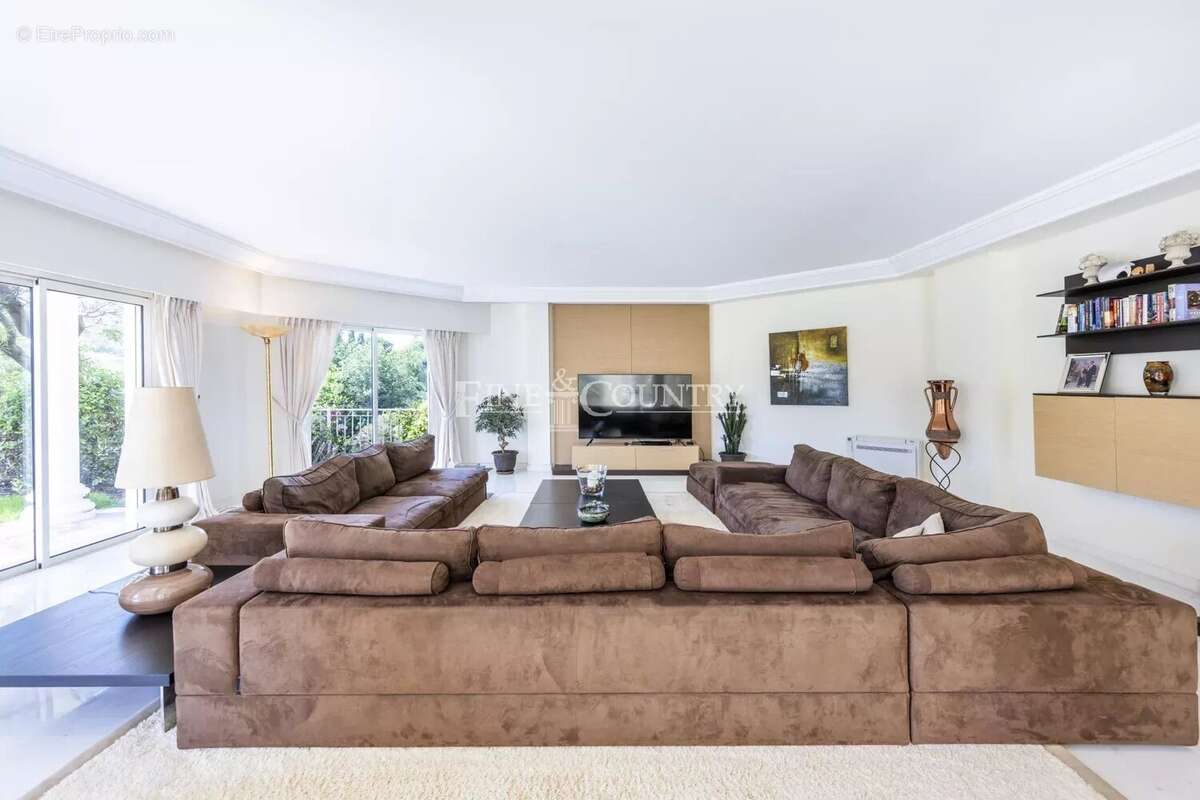 Maison à MANDELIEU-LA-NAPOULE