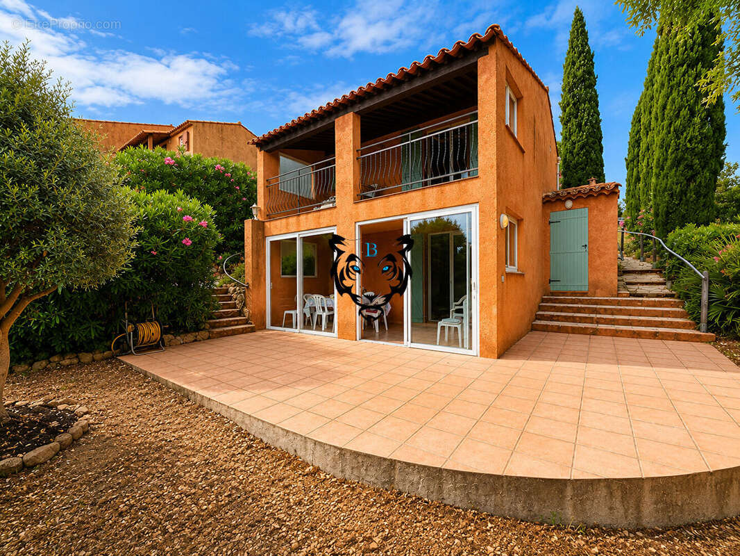 Maison à LES ISSAMBRES