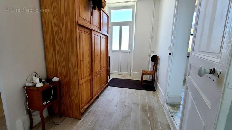 Chartres - ensemble immobilier  - habitation 175 m² avec grange 200 m² - parcelles  5000 m2 - photo 9