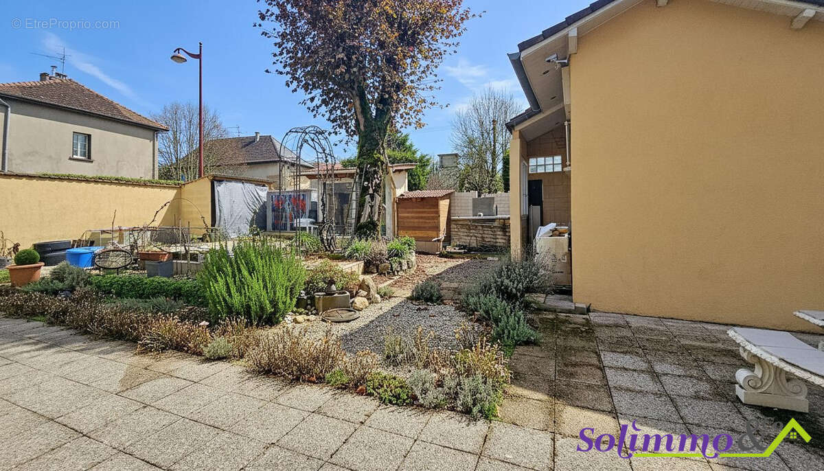 Maison à LES ABRETS