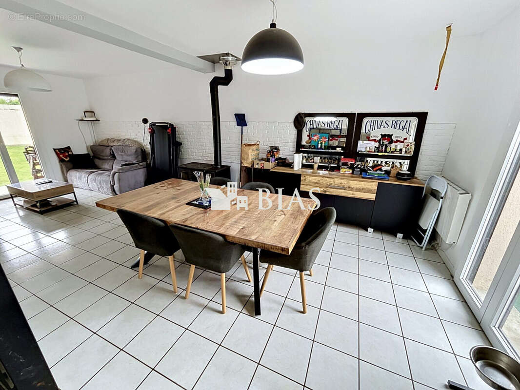 Maison à BUCHY