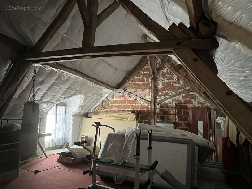 Maison à LA CHAPELLE-LA-REINE