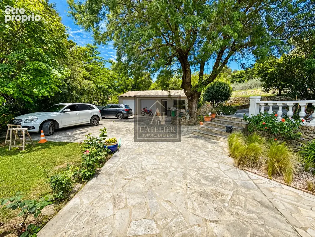 Maison avec dépendance, garages, atelier, piscine sur une parcelle de 7559 m2 - photo 7