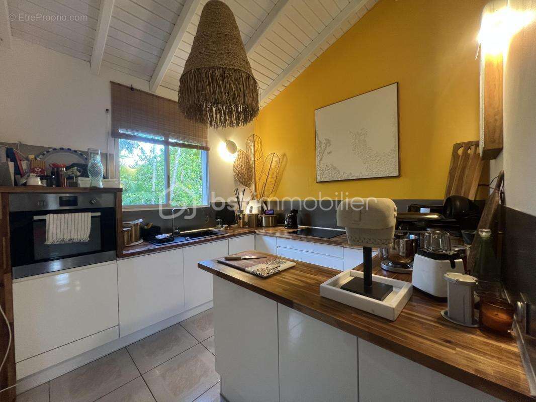 Commerce à SAINTE-ANNE