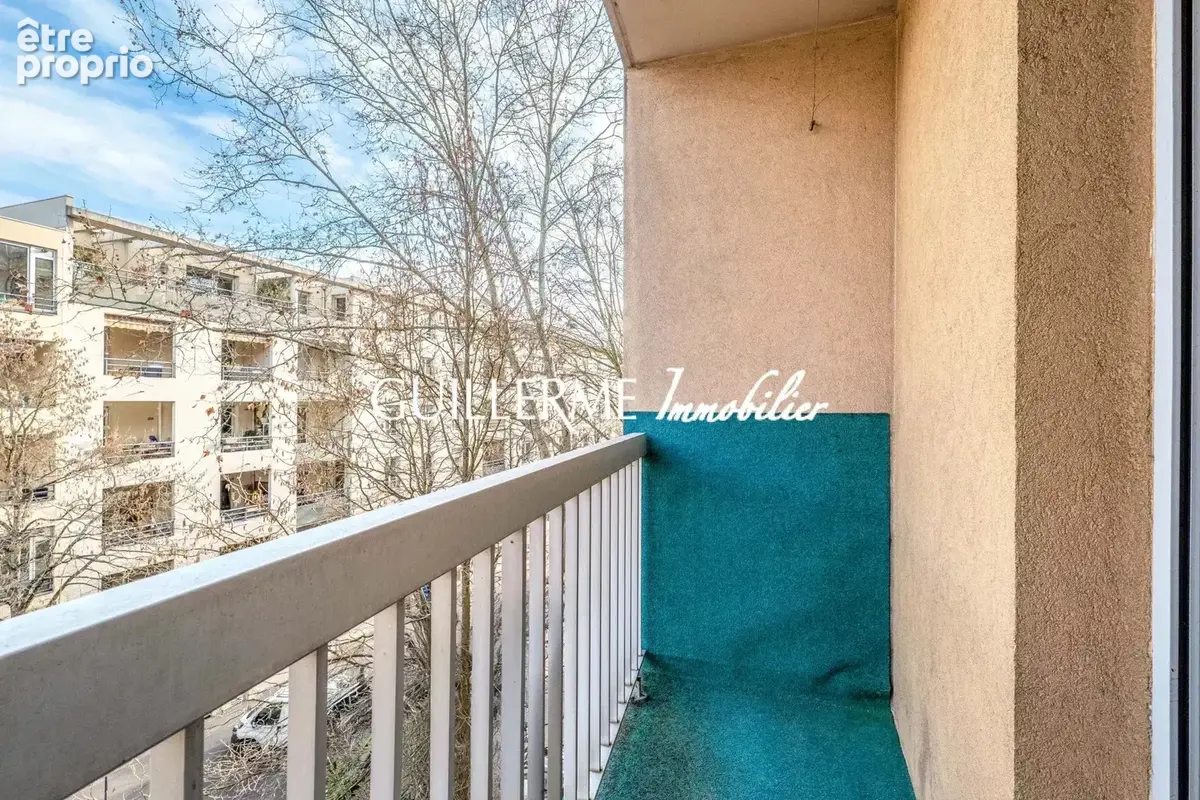 Appartement T3 à Gare de Vaise avec balcon, cave & parking - photo 15