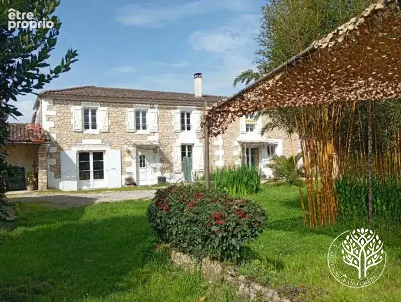 Photo Maison à Saint-Savinien au prix de 247 000€