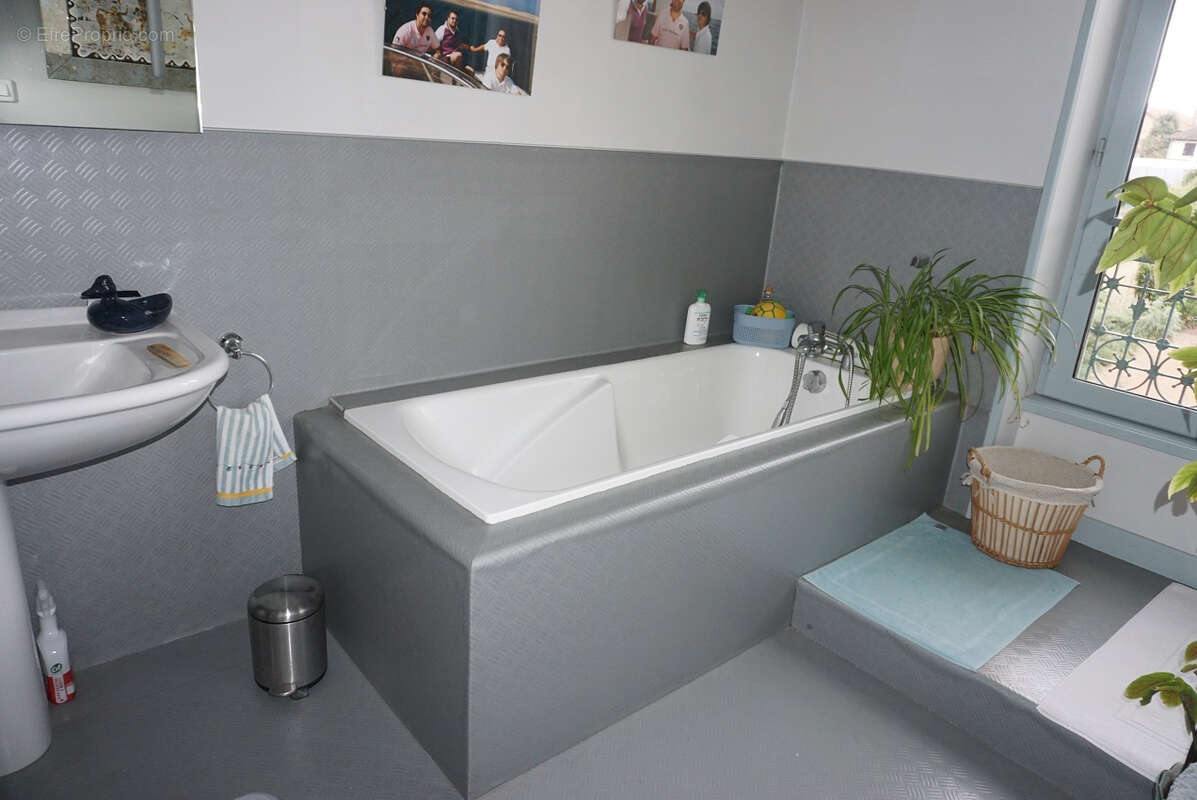 Maison à PARAY-LE-MONIAL