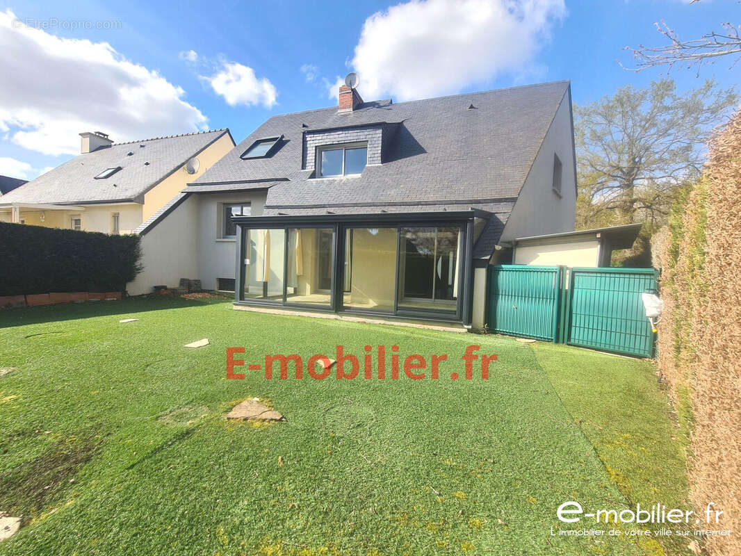 Maison à CHARTRES-DE-BRETAGNE