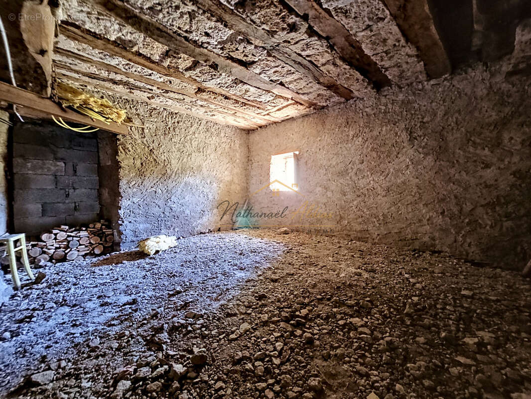 Maison à SAINT-FELIX-DE-SORGUES