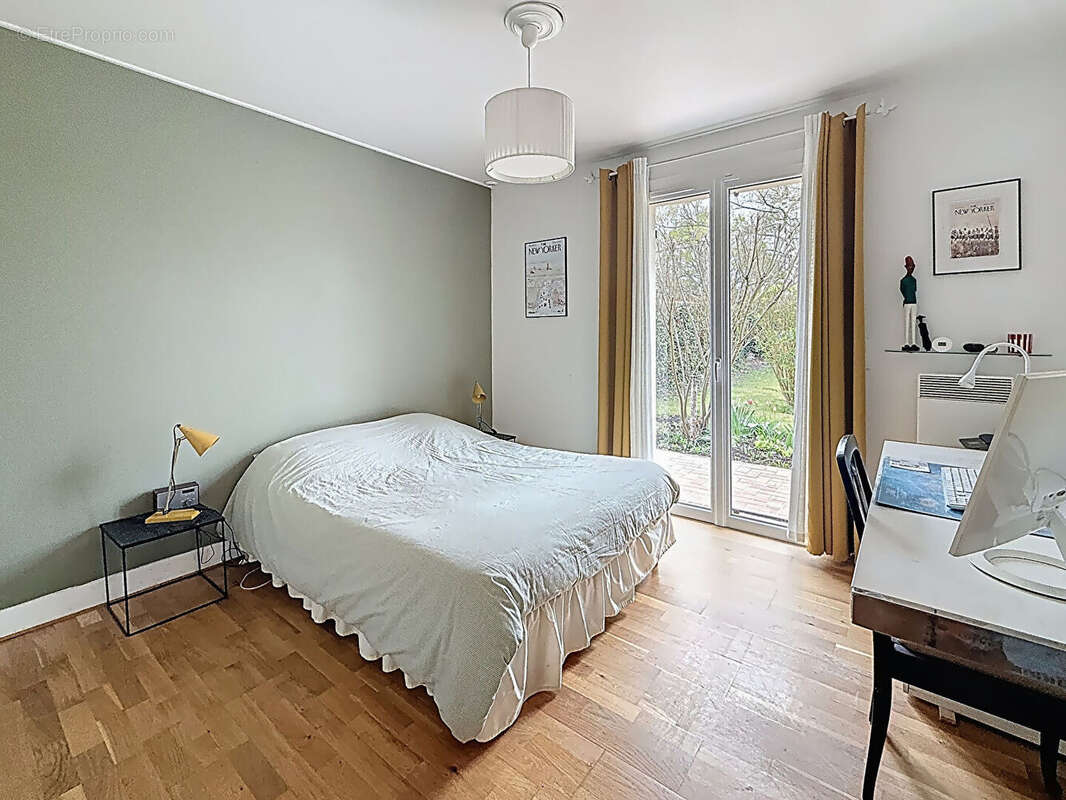 Maison à LES ESSARTS-LE-ROI