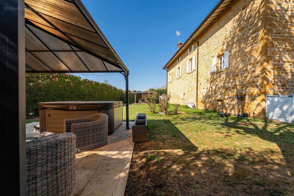 Maison à SAINT-GERMAIN-SUR-L&#039;ARBRESLE