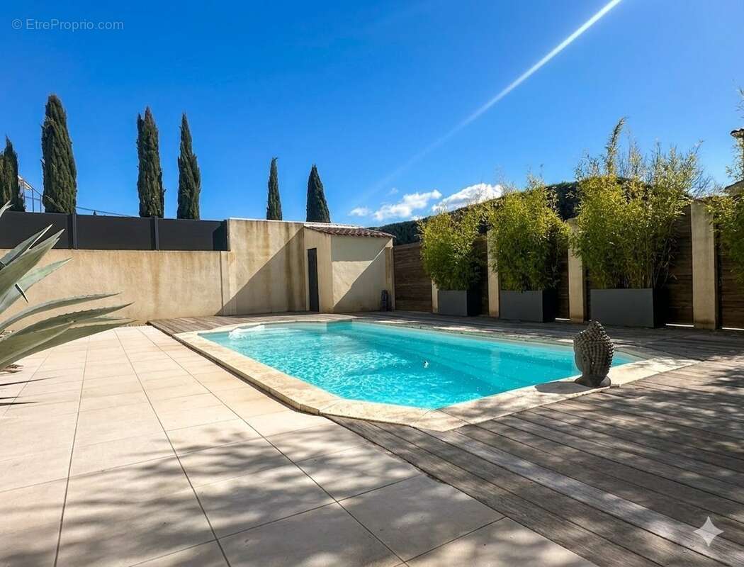 Maison à POURRIERES