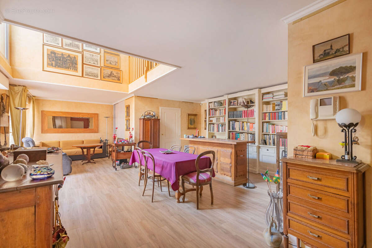 Appartement à PARIS-18E