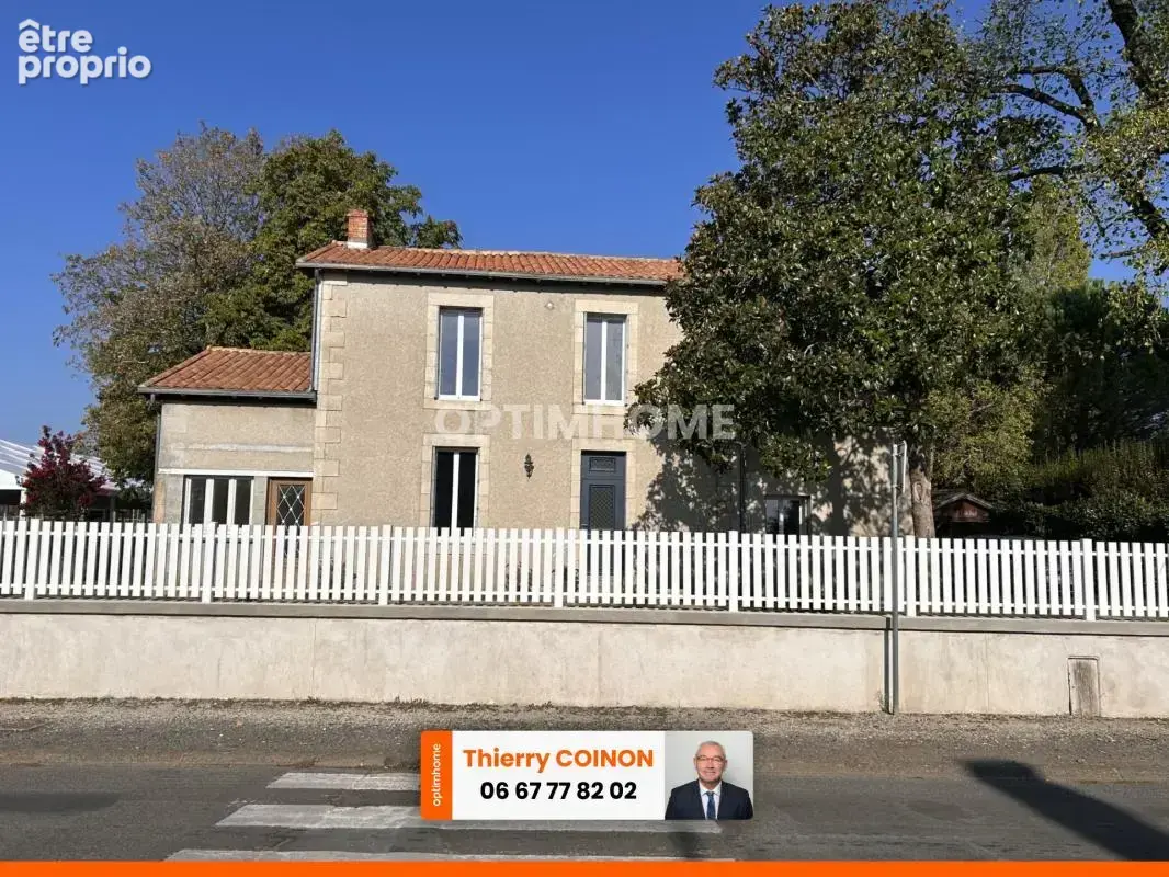 Maison à MENIGOUTE