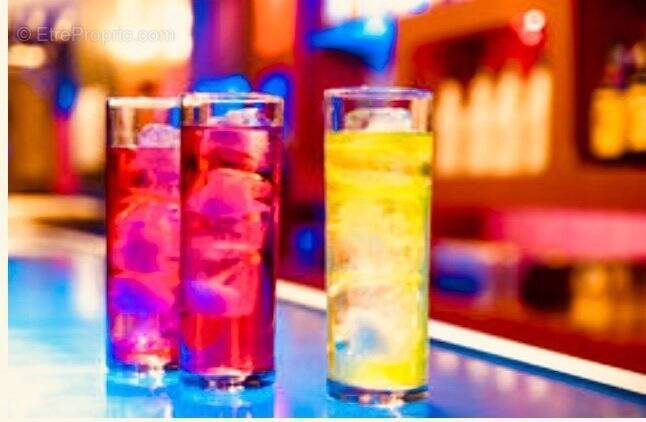 Commerce à PARIS-2E