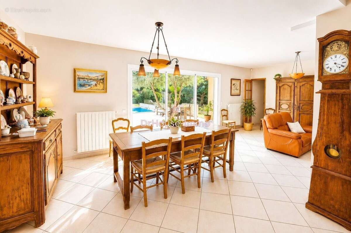 Maison 261 m² à Palaja  - photo 2