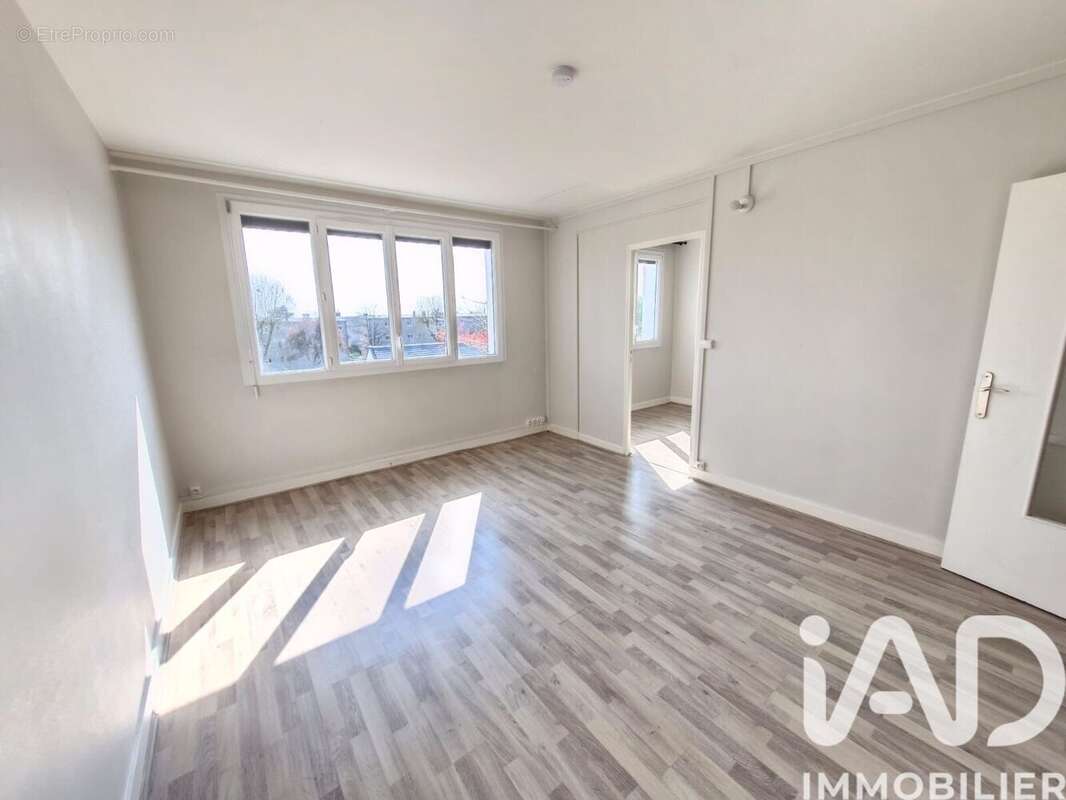 Photo 3 - Appartement à SAINT-JEAN-DE-BRAYE