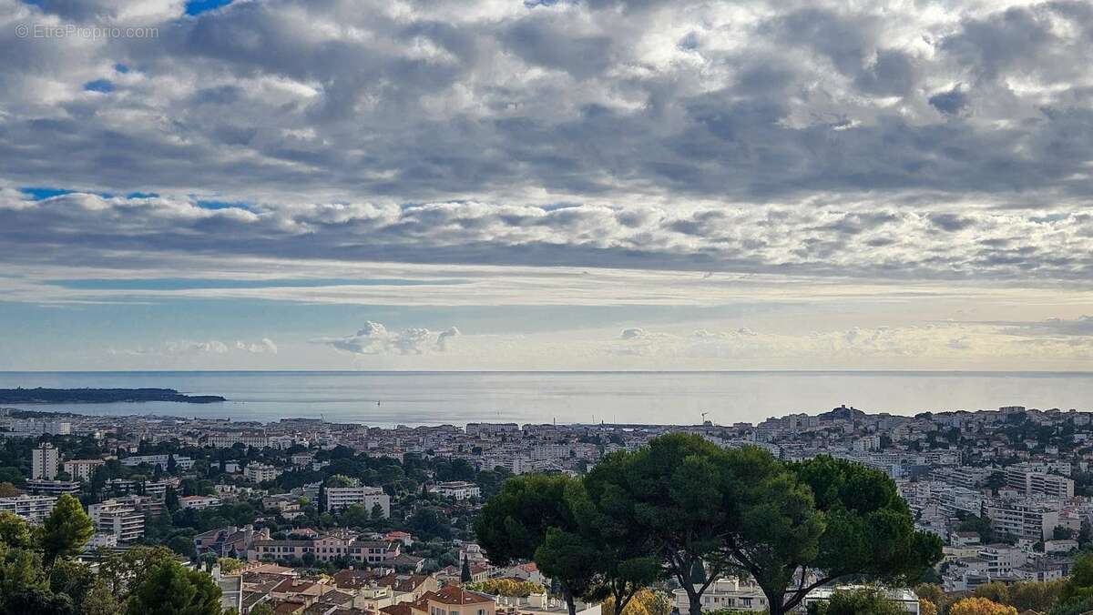 Appartement à LE CANNET