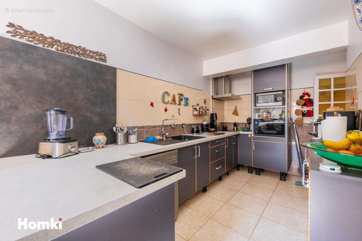 Appartement à MARSEILLE-2E