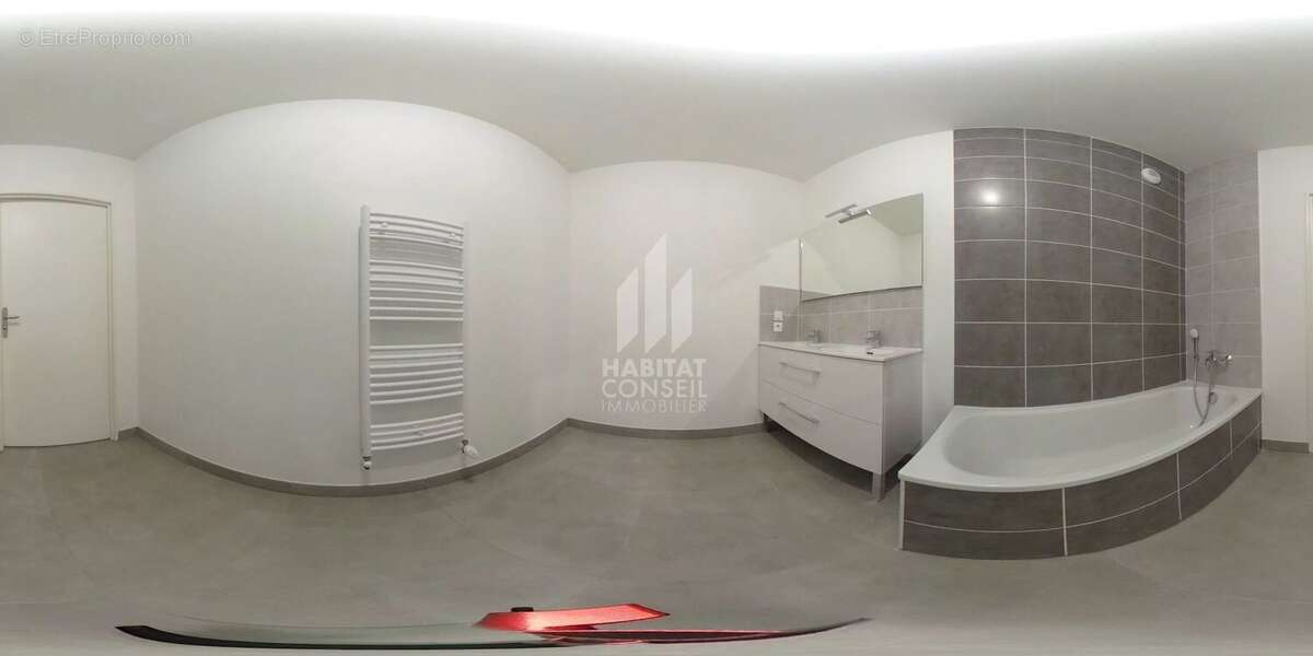 Appartement à BOURGOIN-JALLIEU