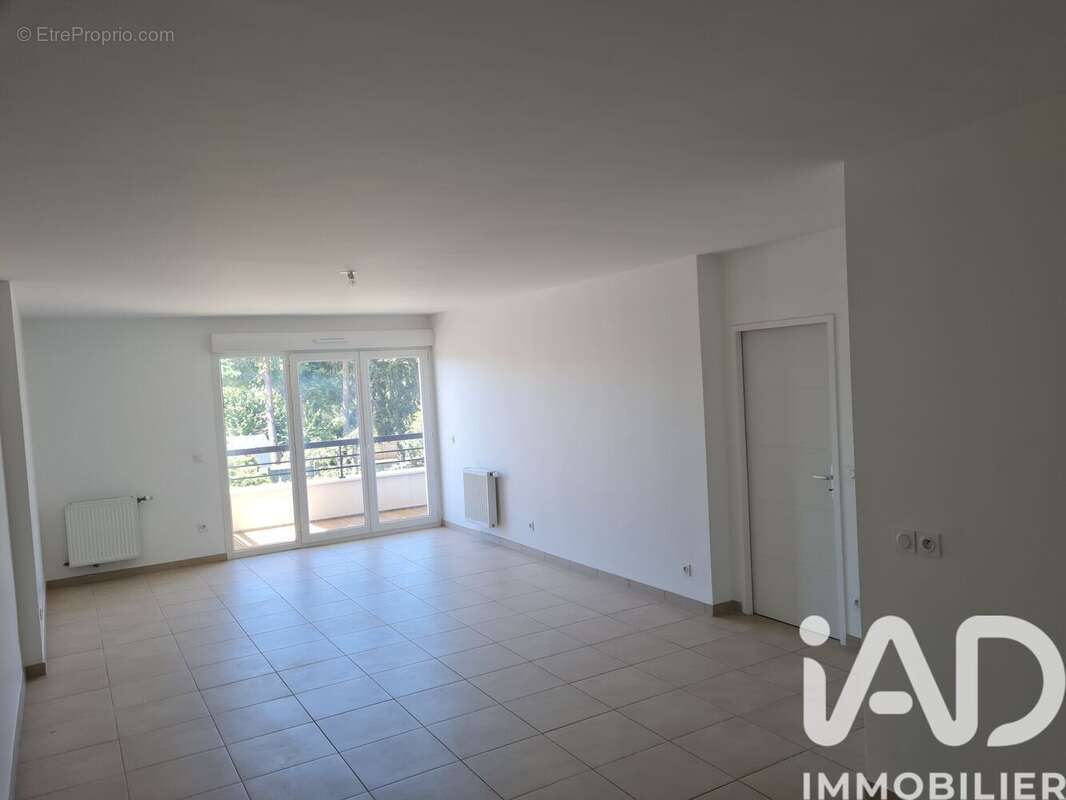 Photo 9 - Appartement à SAINTE-GENEVIEVE-DES-BOIS