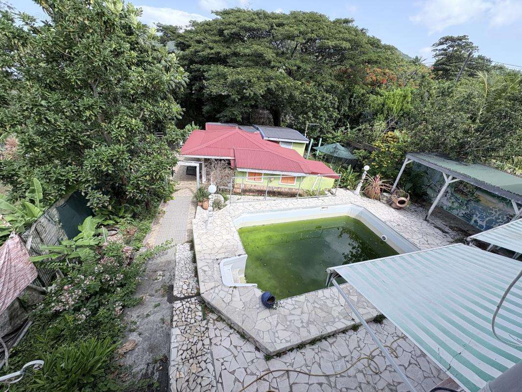 A VENDRE : VILLA F9 à Trois Rivière (97114) - photo 7
