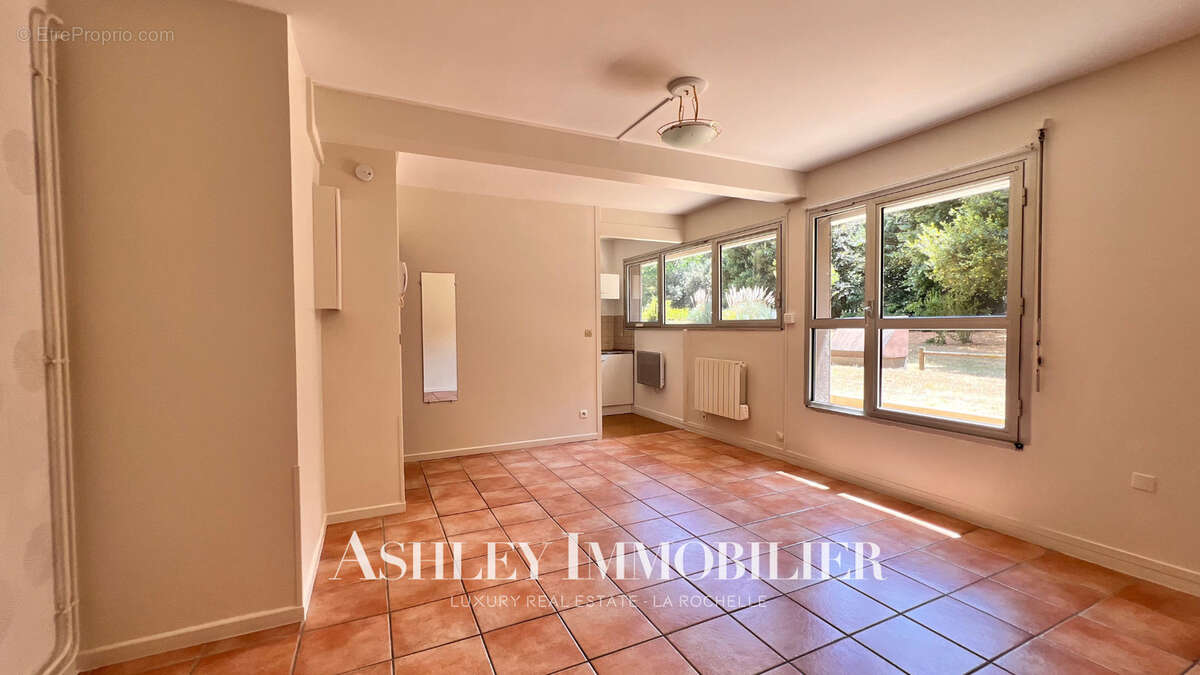 À vendre -  appartement type 2 - la rochelle quartier la genette - proche mer - photo 2