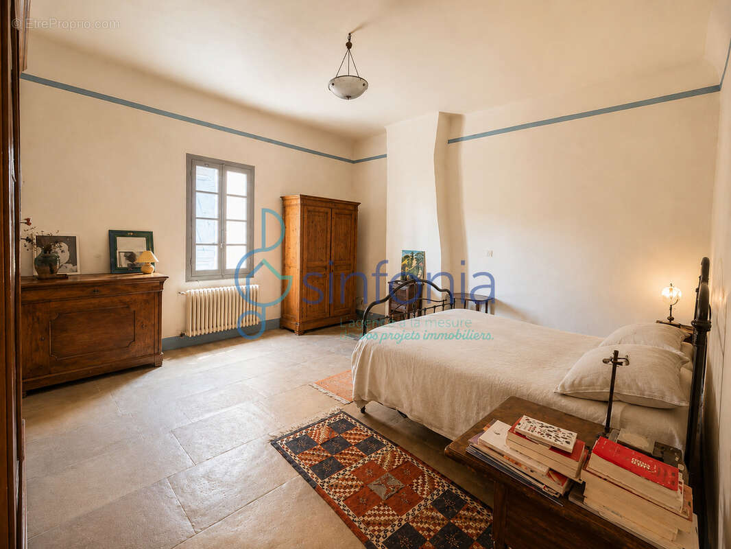 Maison à GALLARGUES-LE-MONTUEUX