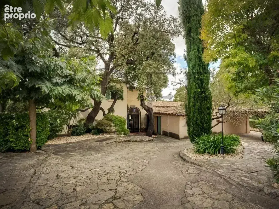 13012 Marseille - Propriété d’Exception – Villa Provençale de 471 m² sur une parcelle de 22000m2 - photo 2