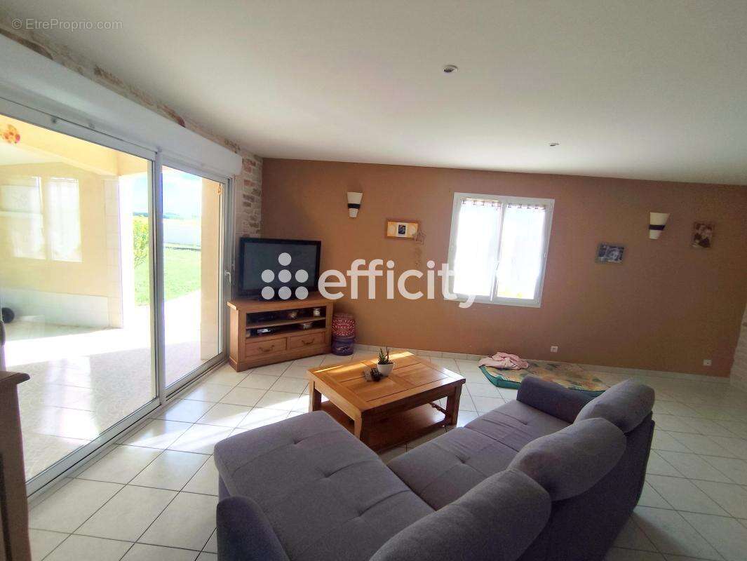 Maison 133 m² à Perignac  - photo 8
