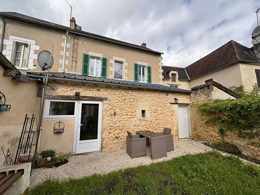 Maison à SAINT-PIERRE-DE-MAILLE