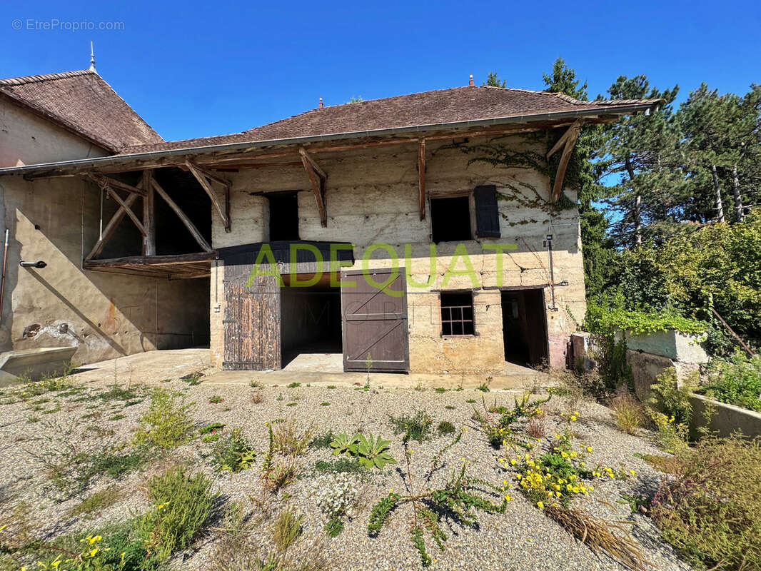 Maison à SAINT-VICTOR-DE-MORESTEL