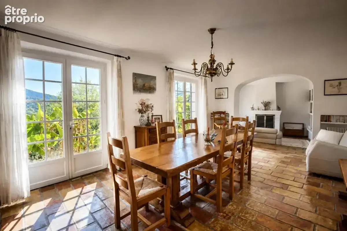Maison de 6 pièces de 160 m² à Le Bar-sur-Loup - photo 4