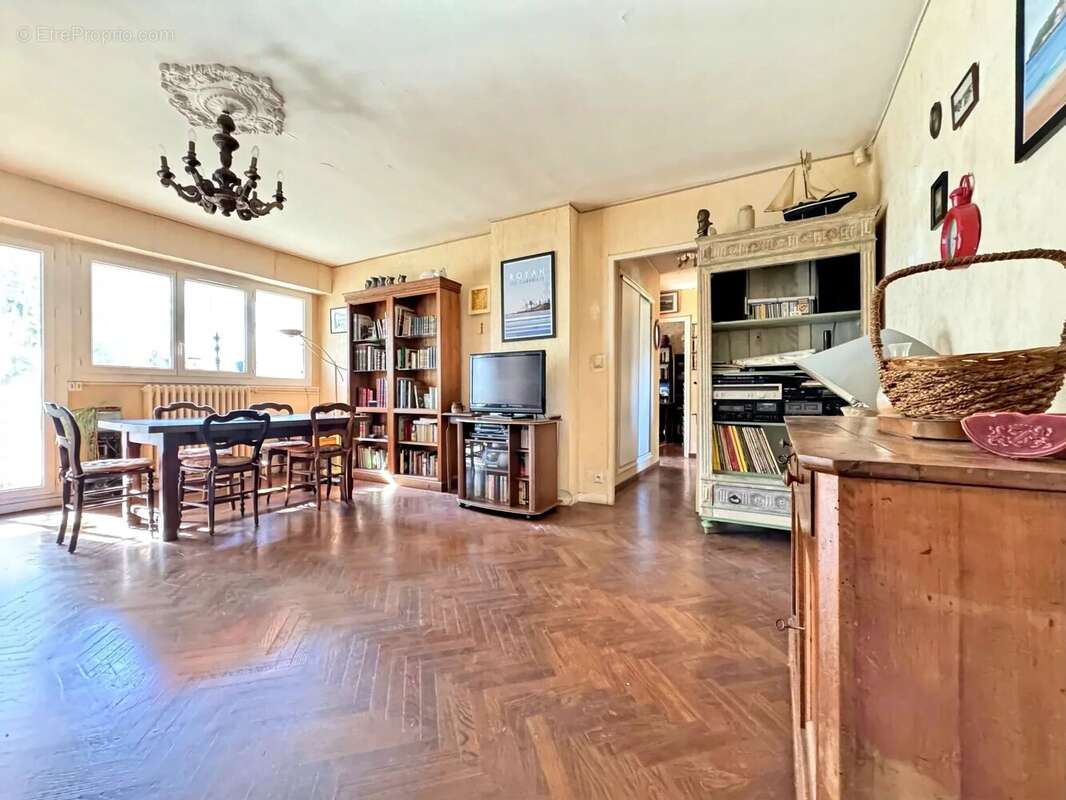 Appartement à MARSEILLE-9E