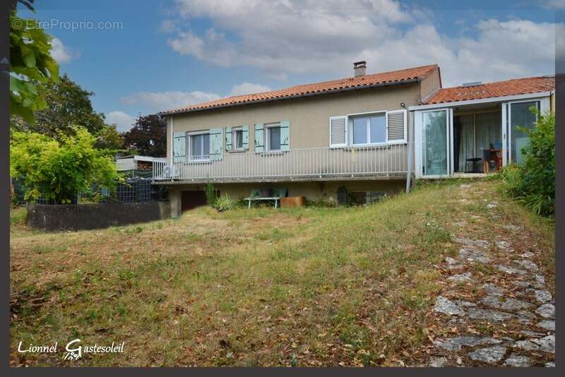 Maison à vendre de plain pieds 2/3 chambres sur la communes de Vélines en Dordogne (24) - photo 2