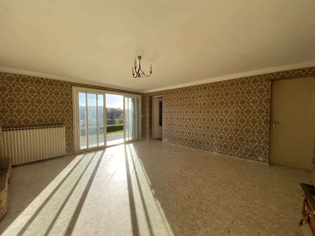 Aurignac, Ferme T6 – Vue imprenable sur les Pyrénées – 3 800 m² de terrain - photo 2