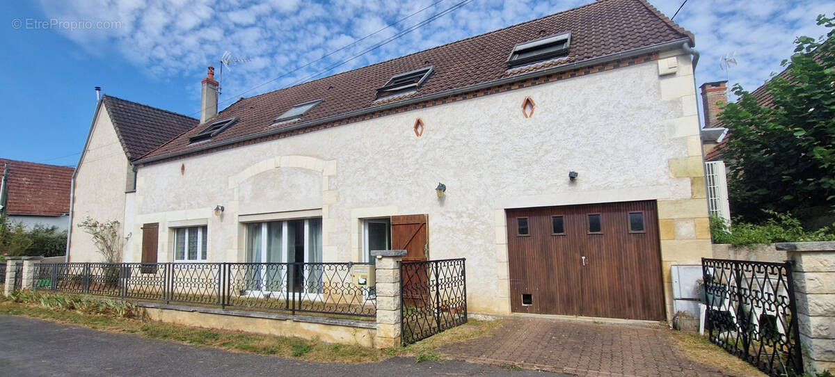 Maison à LE CHATELET