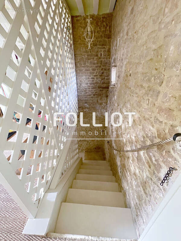 Maison à LAIZE-LA-VILLE